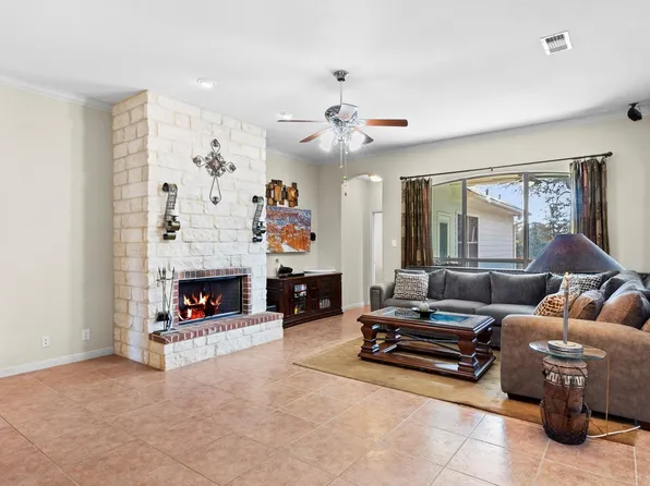 411 ROSE BLOSSOM LOOP, La Vernia, TX 78121