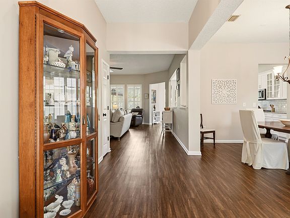 4th image of 2117 Swallowtail Ln