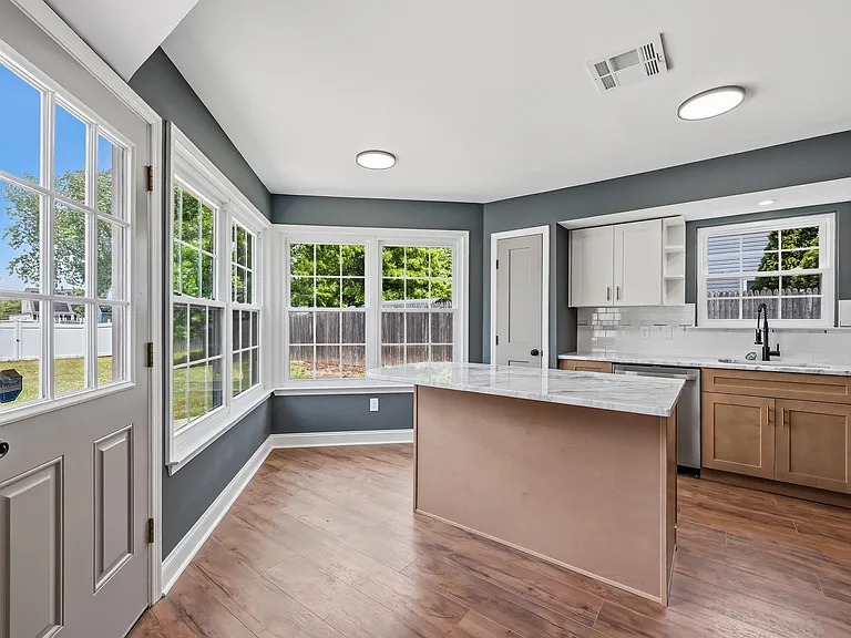 1108 Red Barn Ln — Photo 10