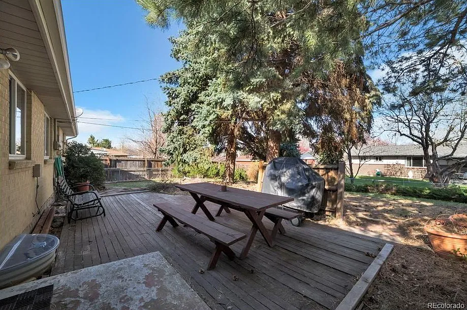 4 bed, 2028 sqft, $2,895 — Photo 2