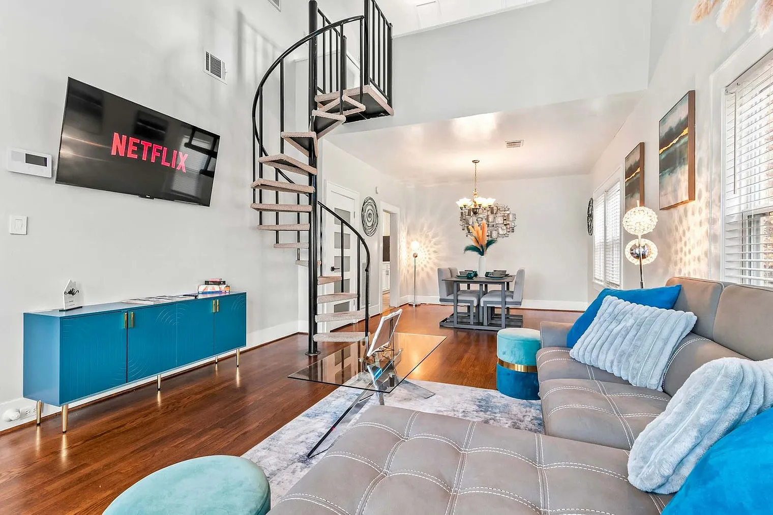 1 bed, 1.0 bath, 839 sqft, $3,899 — Photo 2