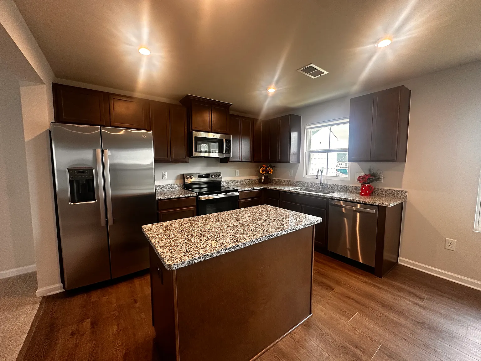 3 bed, 1564 sqft, $1,800 — Photo 4