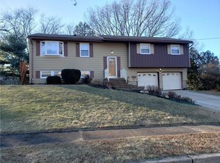 4 E Waverly Dr, East Brunswick, NJ 08816