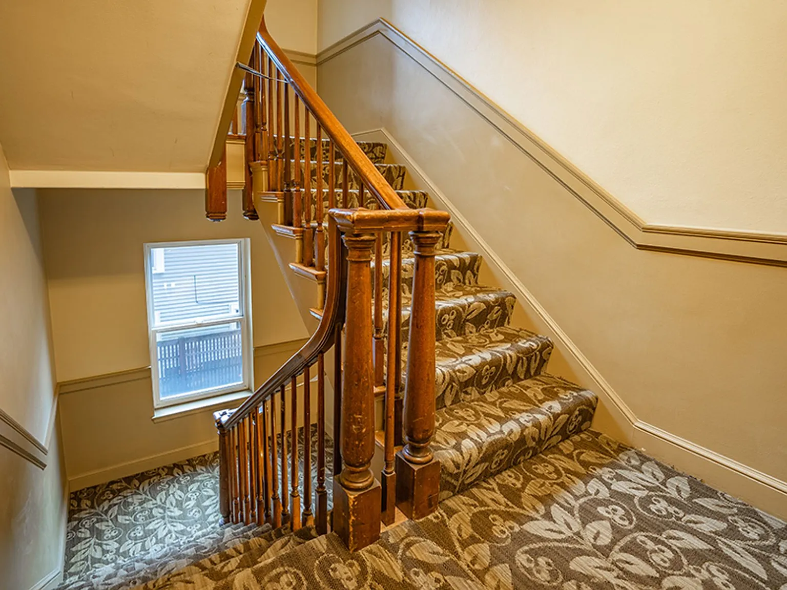 Lakeside Apartments — Photo 4