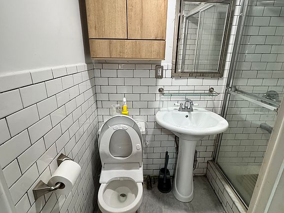 4th image of 7 Spring St #12A