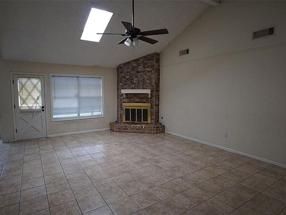 3rd image of 10907 Sageyork Dr