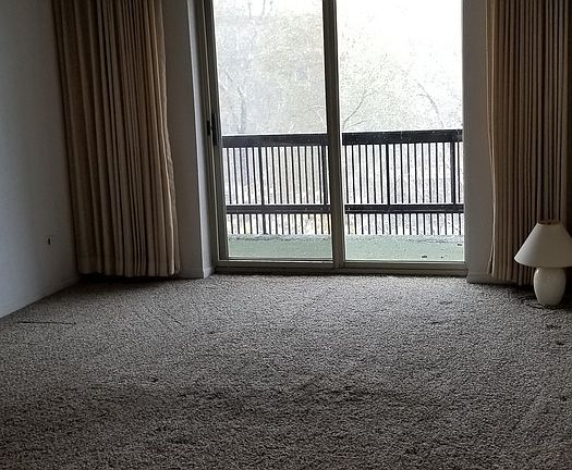 3rd image of 502 Redondo Dr APT 401