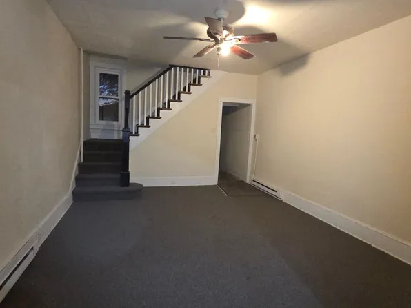 33 Washington St, Middleport, PA 17953