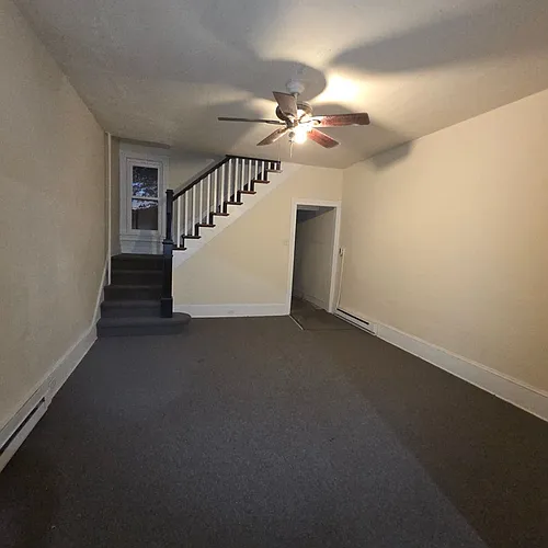 33 Washington St Photo 1