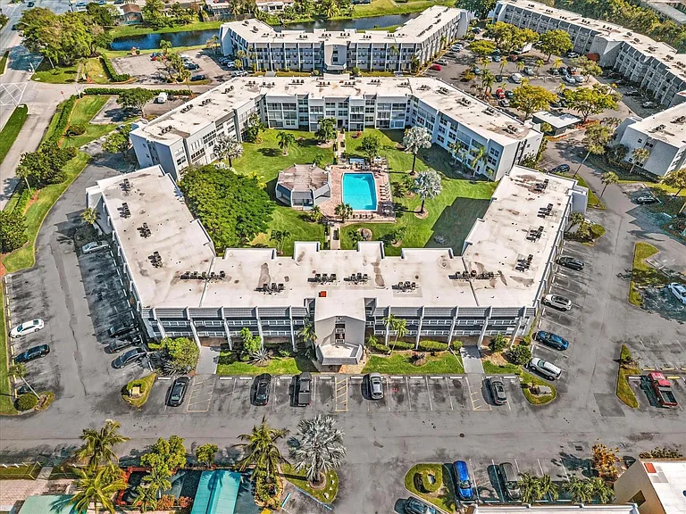 6570 Royal Palm Blvd #206J — Photo 41