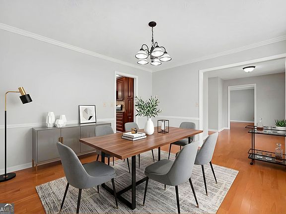 4th image of 11195 Surrey Park Trl