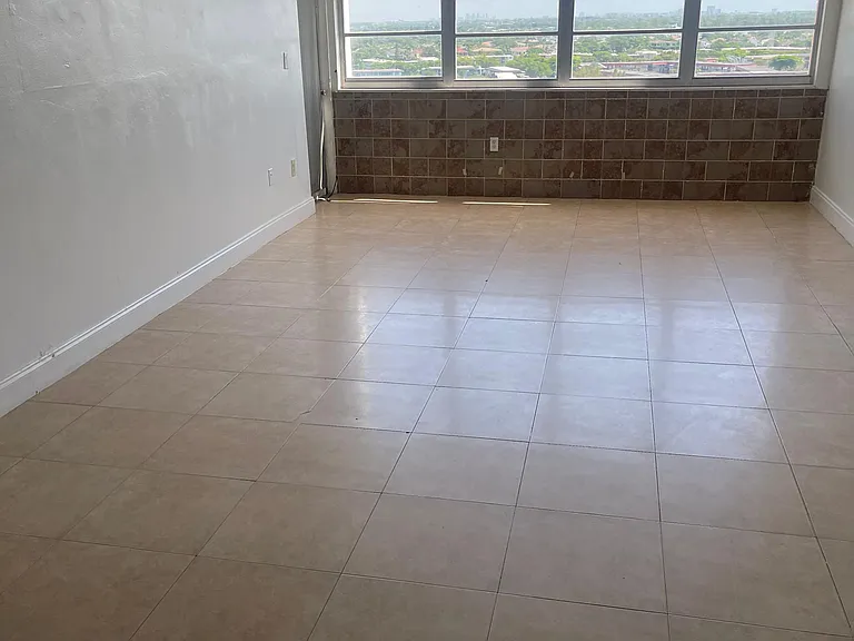1351 NE Miami Gardens Dr #1514E — Photo 7