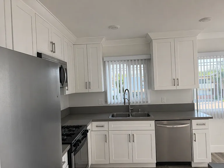 14707-14715 Magnolia Blvd #8 — Photo 18