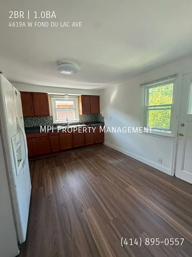 4619A W, Fond du Lac Avenue - 2 Bedroom, 1 Bathroom Upper Duplex — Photo 2