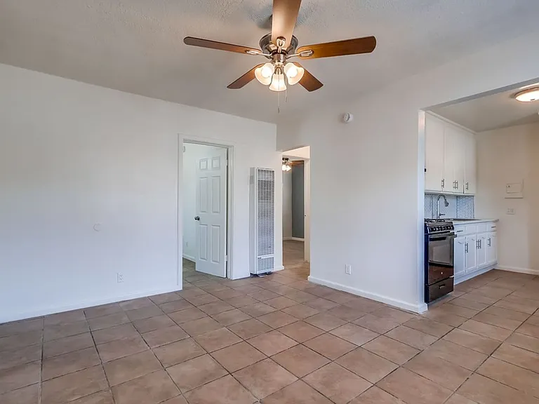 2419 S. Ridgeley Dr — Photo 6
