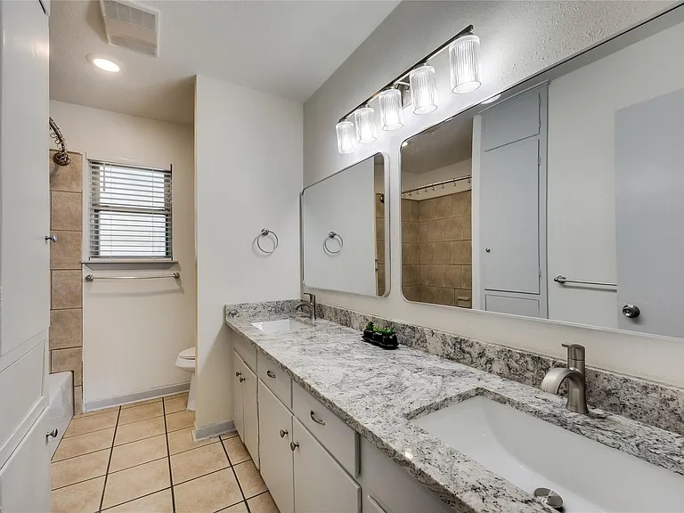 8803 Westover Club Dr #B — Photo 18