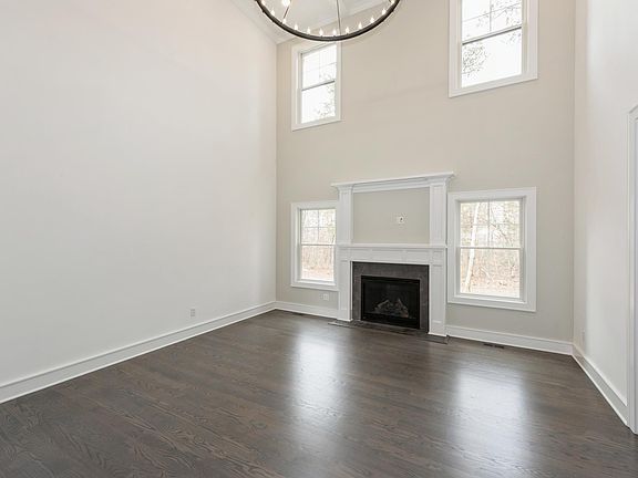 3rd image of 110 N Colonial Dr E