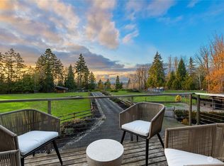 9911 Hilltop Dr NE, Bainbridge Island, WA