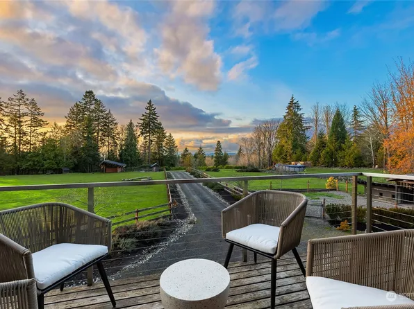 9911 Hilltop Drive NE, Bainbridge Island, WA 98110