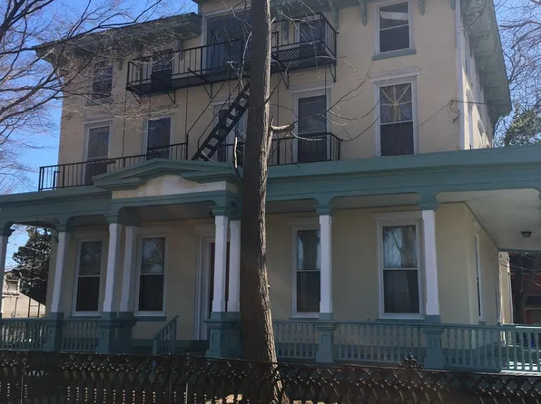 2 Hilltop St APT 6, Bordentown, NJ 08505