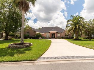 8212 Hampton Lake Ln, Jacksonville, FL 32256
