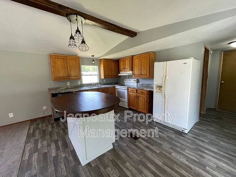 3 bed, 2.0 bath, $1,000 — Photo 3