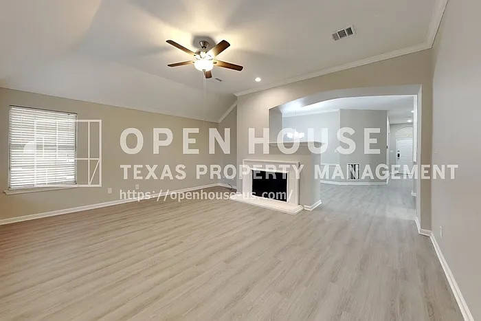 4520 Ridgepointe Dr — Photo 3