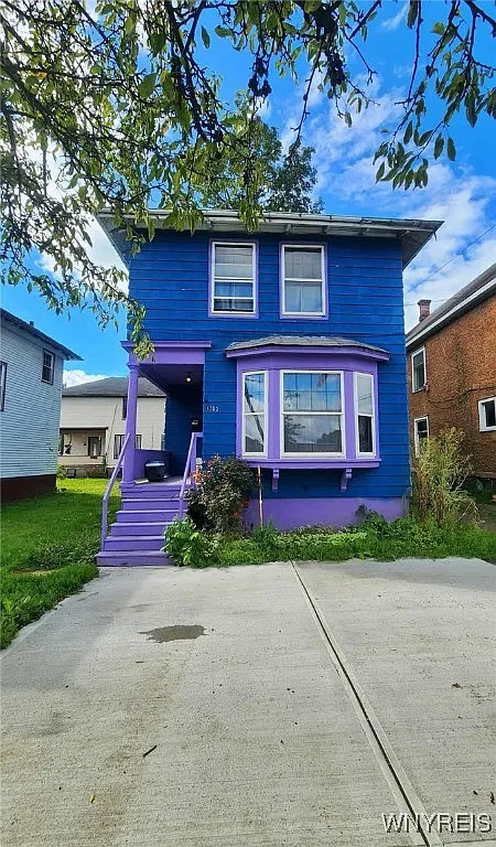 1705 W State St photo 1
