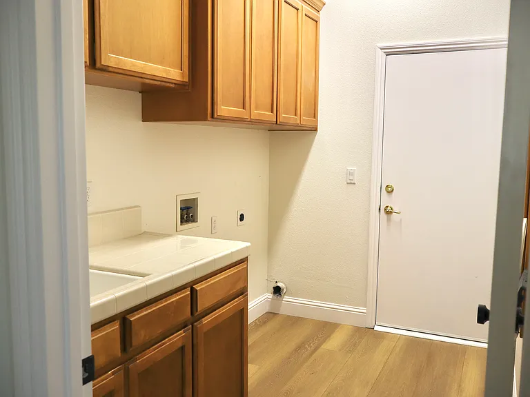 368 W Vermont Ave — Photo 8