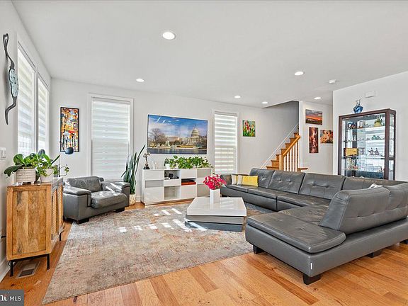 3rd image of 6137 Olivet Dr