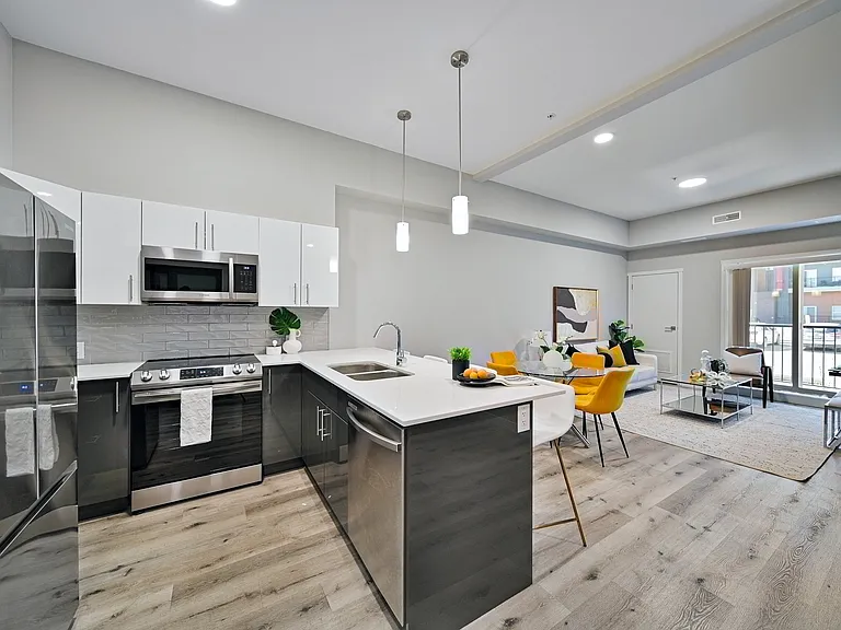 425 Ballantrae Dr — Photo 34