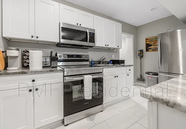 1226 Wallace St — Photo 6