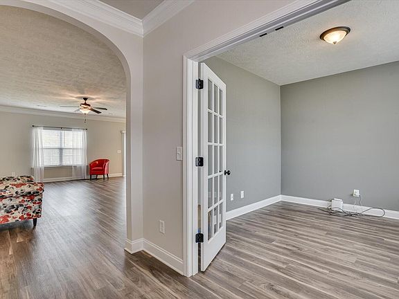 3rd image of 220 Almond Drive