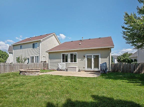 3rd image of 3821 N Gloria Ln