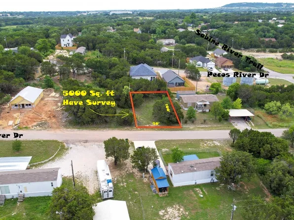 913 Pease River Dr, Granbury, TX 76048