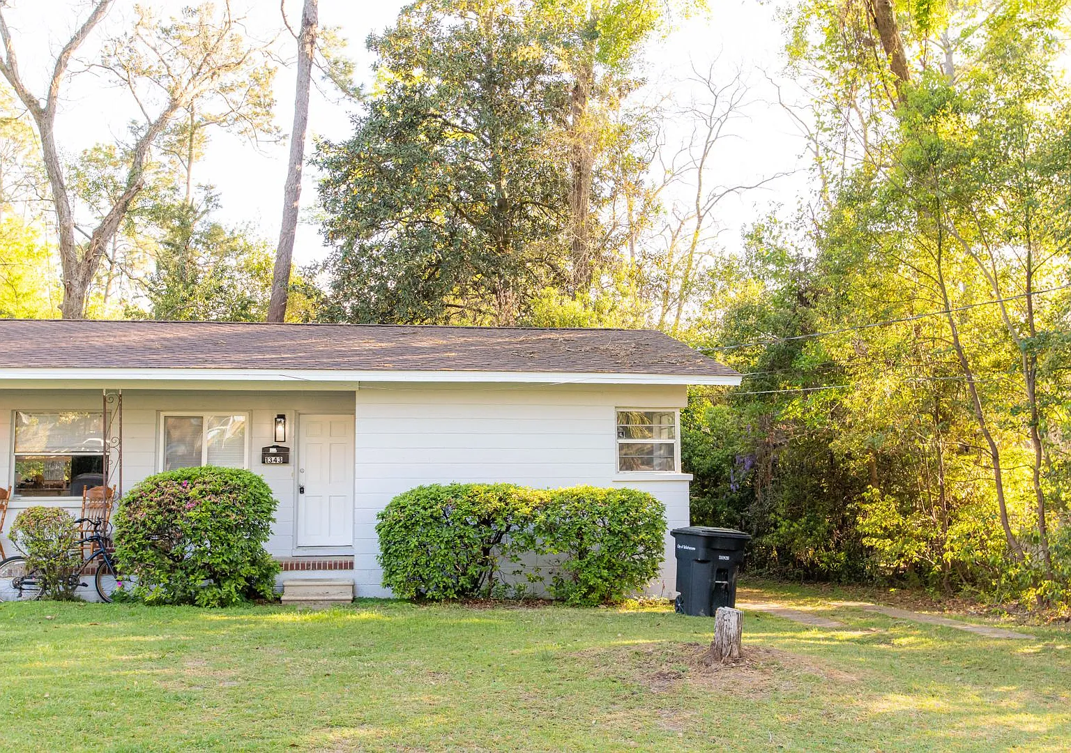 2 Bedroom / 1 Full Bath - — Photo 1