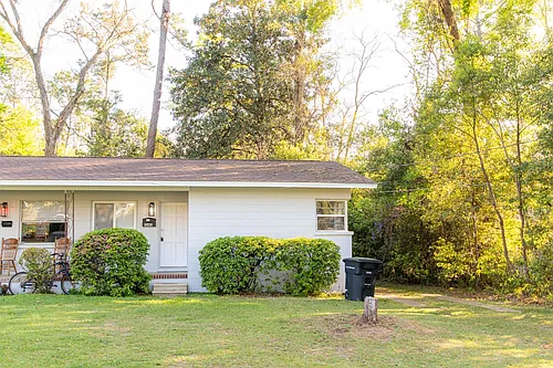 1343 Charlotte St Photo 1