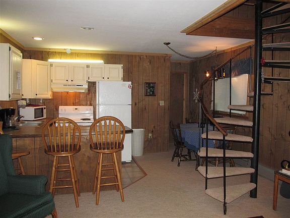 5th image of 516 Thunderbird Ln #68