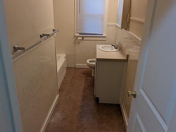 4th image of 136 N Michigan Ave #4