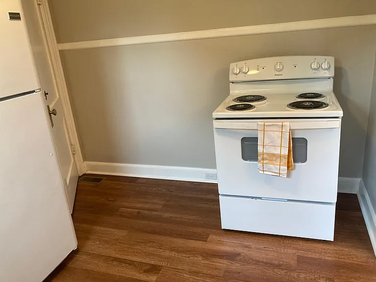 2234 Stratford Ave — Photo 4