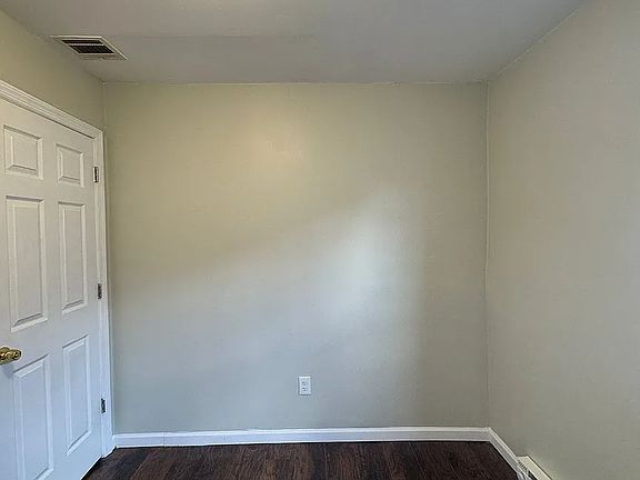 4th image of 109 E Main St #6C