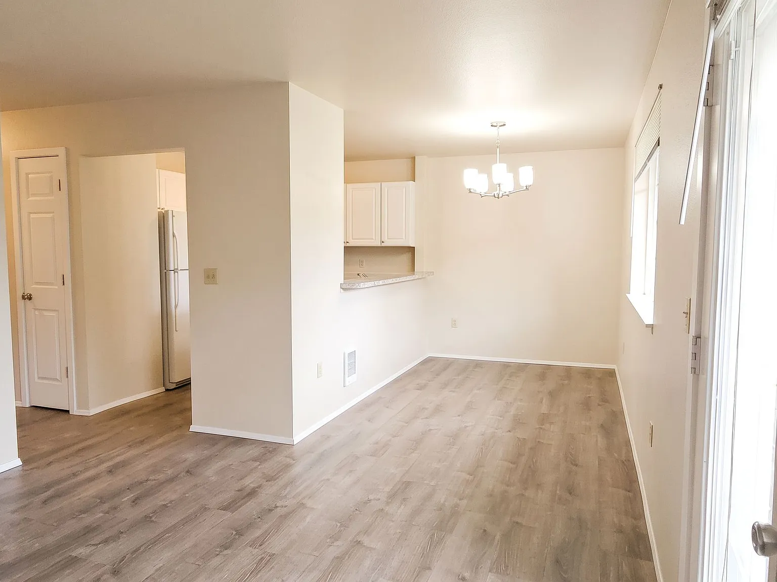 Borst Park Apartments — Photo 3