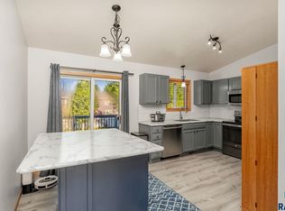 6009 S Cain Ave, Sioux Falls, SD 57106