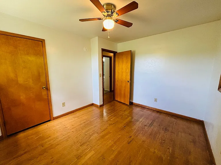 115 Lucas St — Photo 12