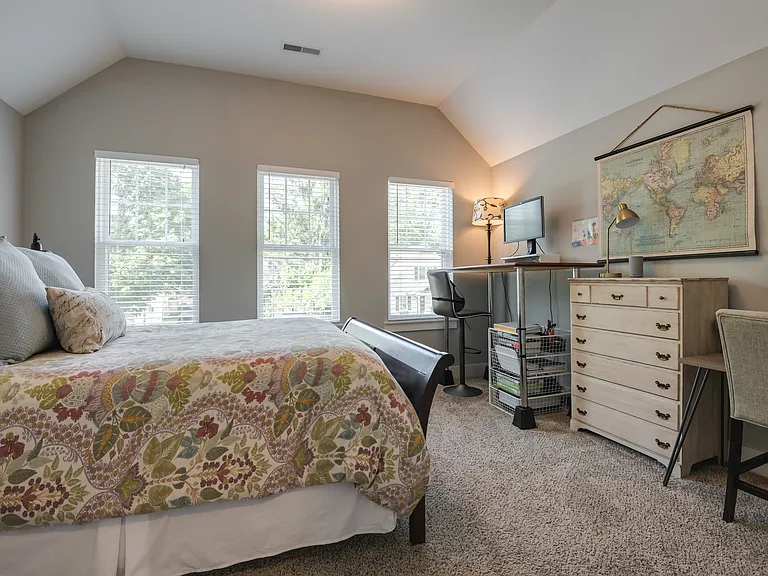 508 Morton Ave — Photo 28