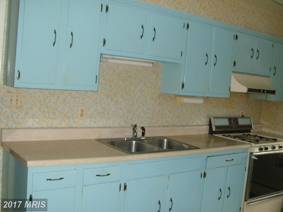 2nd image of 100 Calvert Towne Rd