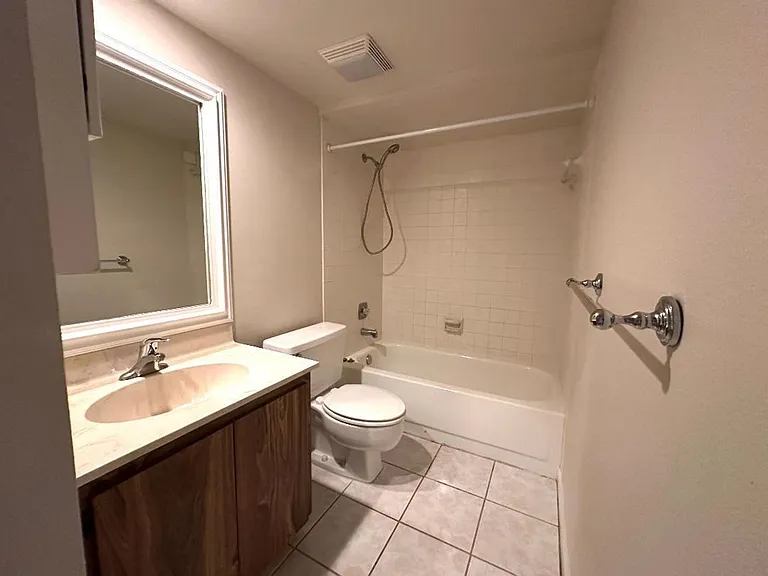 1006 10th Ln — Photo 15