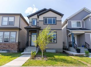 3704 2nd St NW, Edmonton, AB T6T2L8