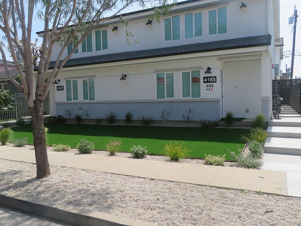 Front of property two 3 bed 3 bath
and 2 One bedroom apartments are behind it.
