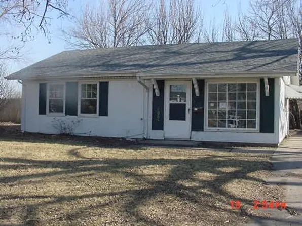 2003 Oxford Ct, Decatur, IL 62526